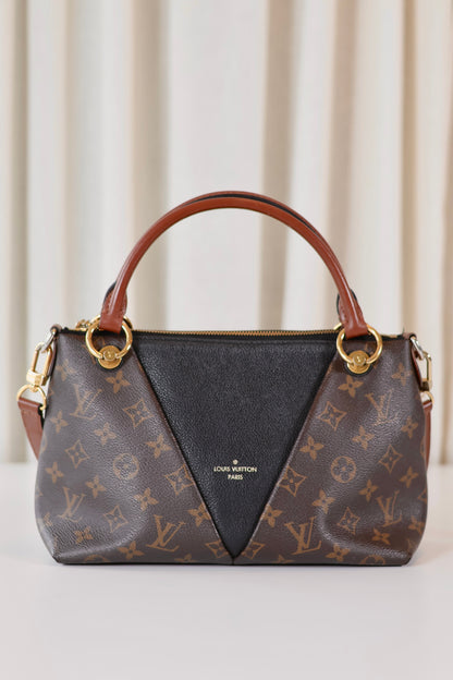 Louis Vuitton V Tote Monogram