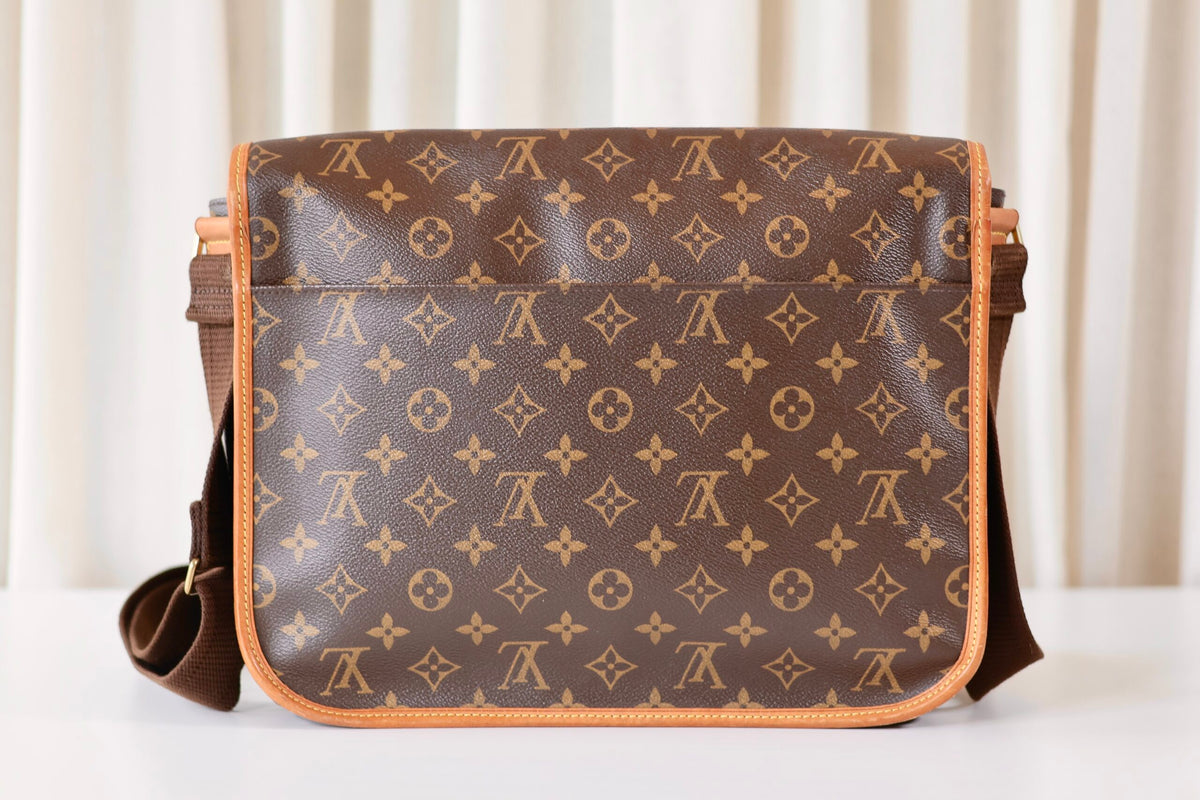 Louis Vuitton Messenger bag monogram