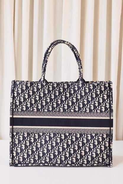 Dior book tote Oblique