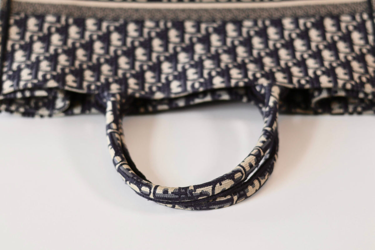 Dior book tote Oblique