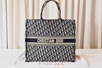 Dior book tote Oblique