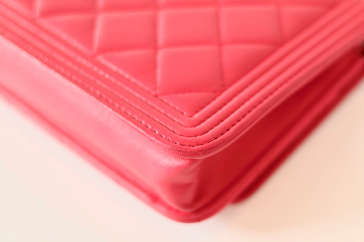 Chanel wallet on chain pink