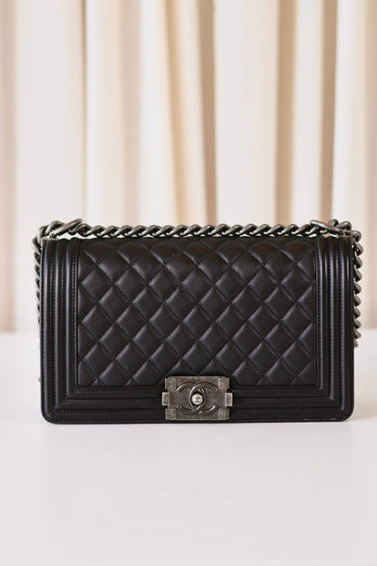 Chanel boy bag medium black