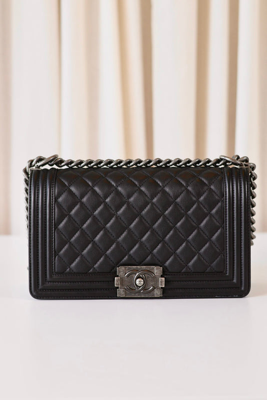 Chanel boy bag medium black