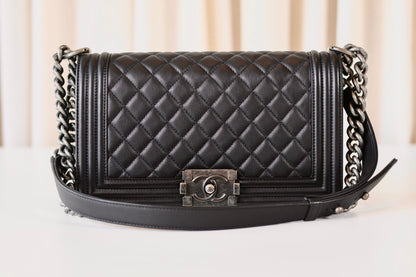 Chanel boy bag medium black
