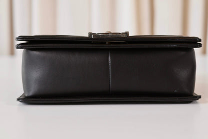 Chanel boy bag medium black