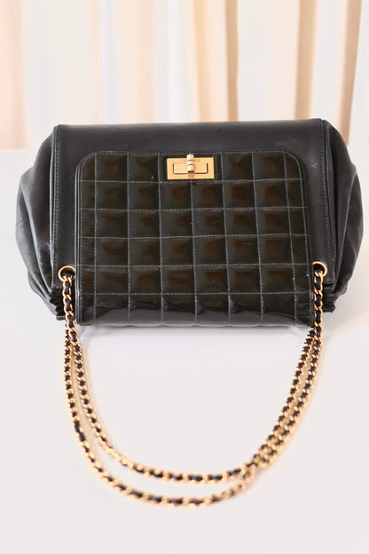 Chanel Reissue shoulder bag black