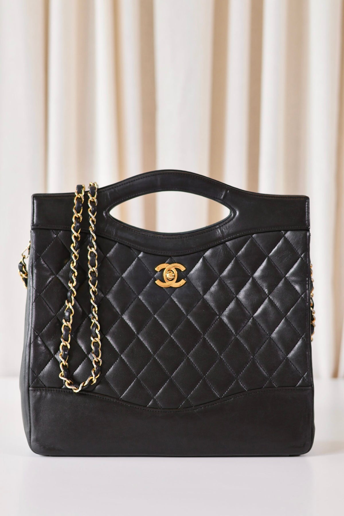 Chanel vintage 31 black
