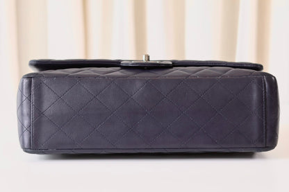 Chanel classic Jumbo Maxi navy