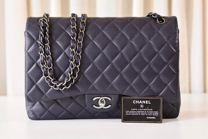 Chanel classic Jumbo Maxi navy