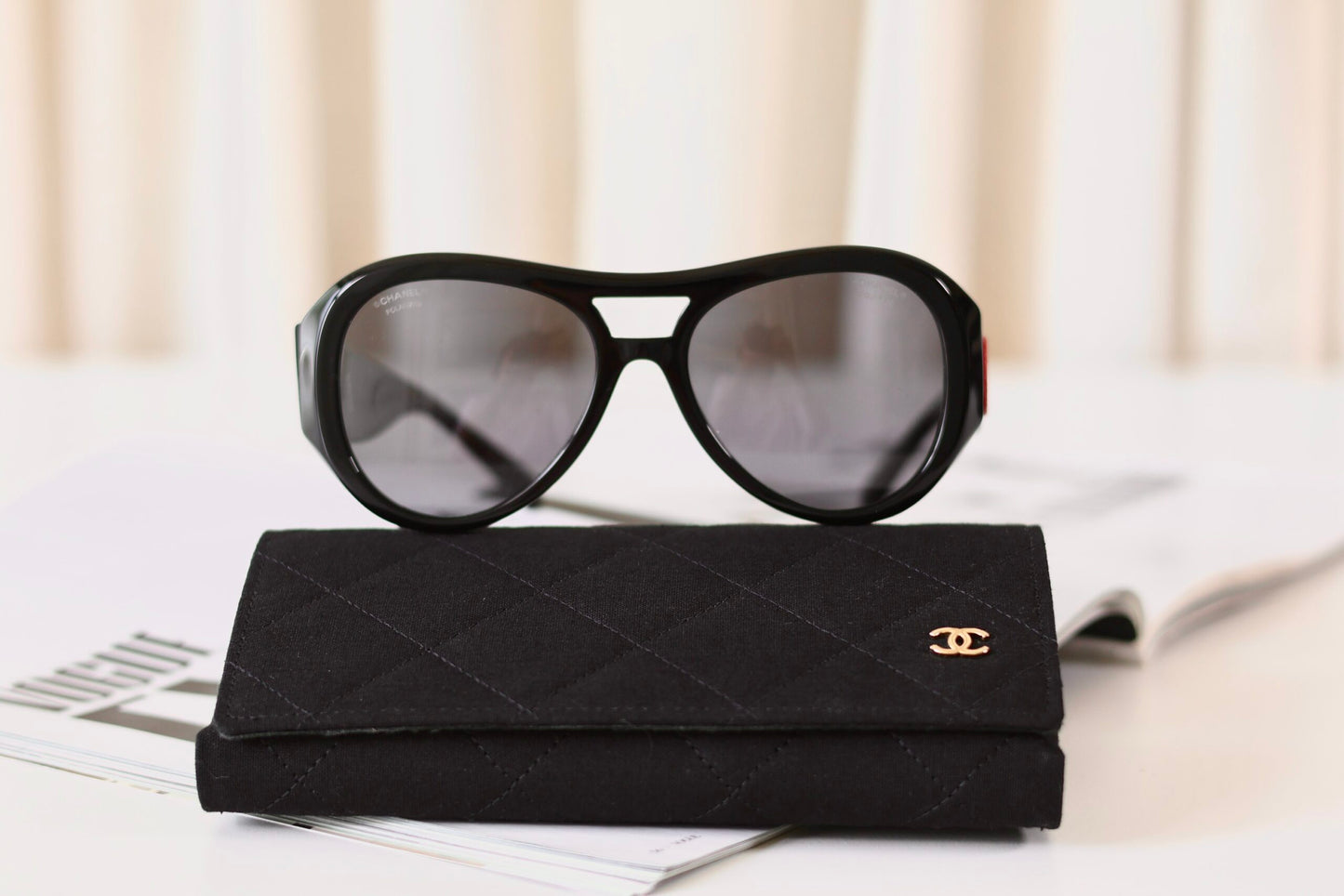 Chanel sunglasses black - red