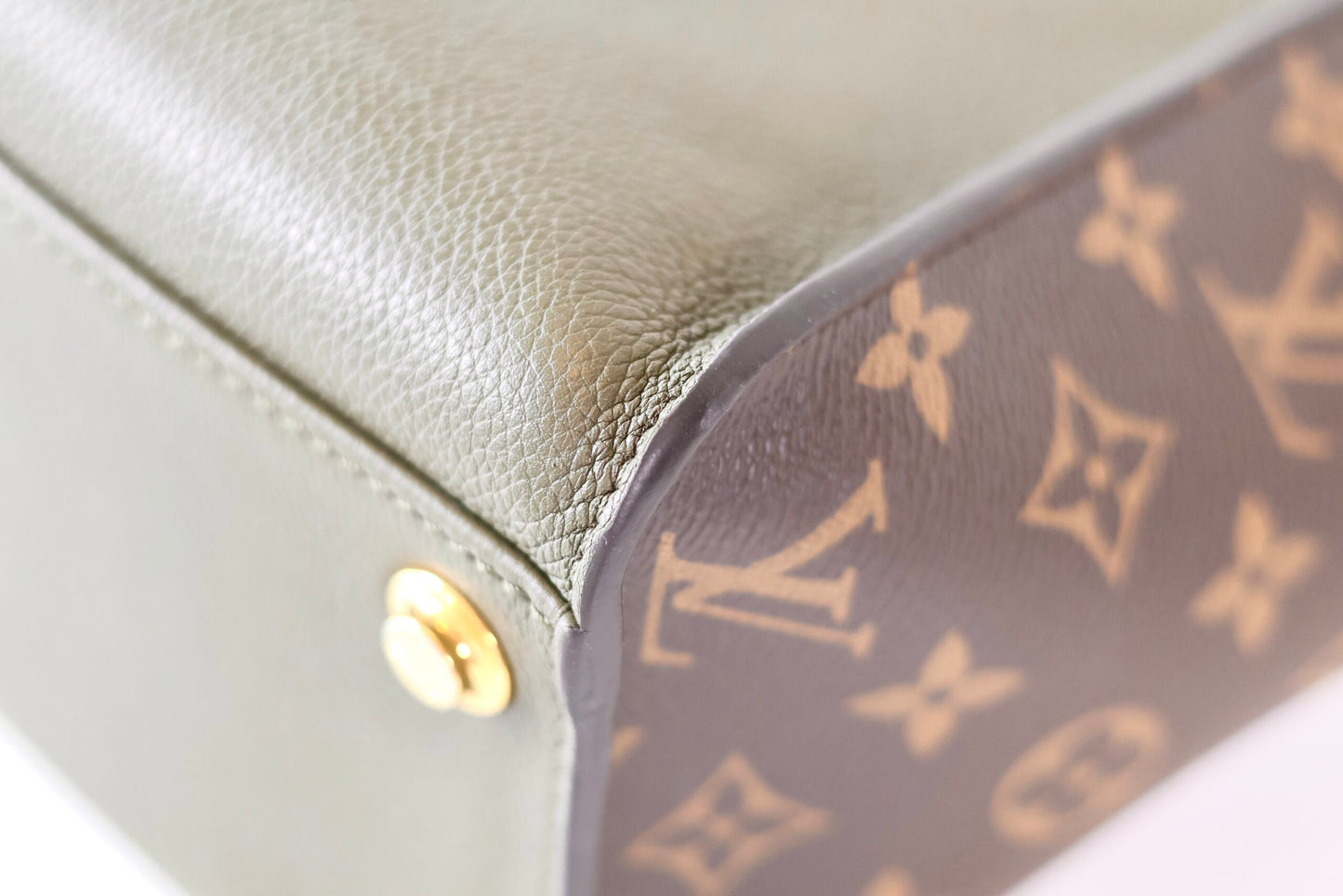 Louis Vuitton On My Side MM