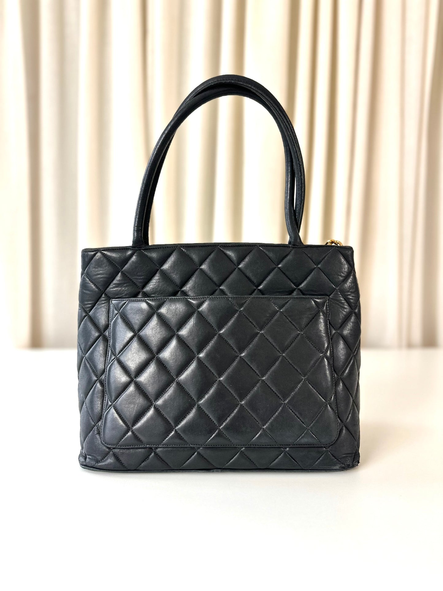Chanel medallion bag black