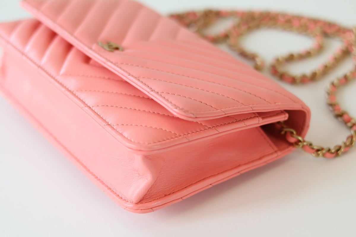 Chanel pink wallet on chain