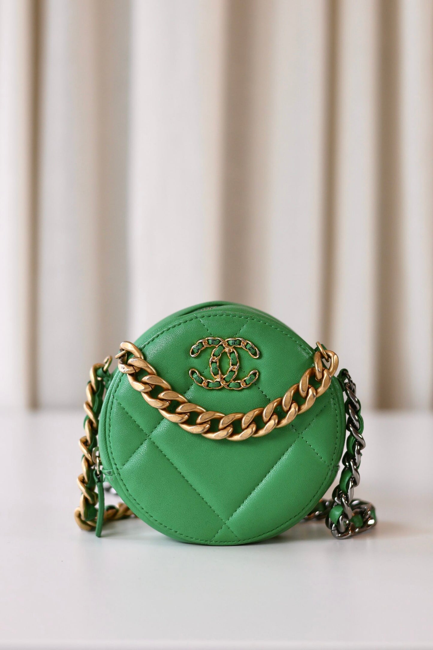Chanel 19 crossbody