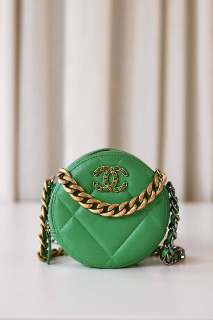 Chanel 19 crossbody