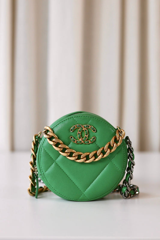 Chanel 19 crossbody