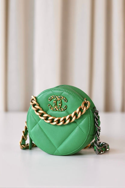 Chanel 19 crossbody