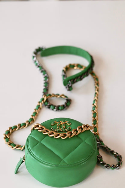 Chanel 19 crossbody