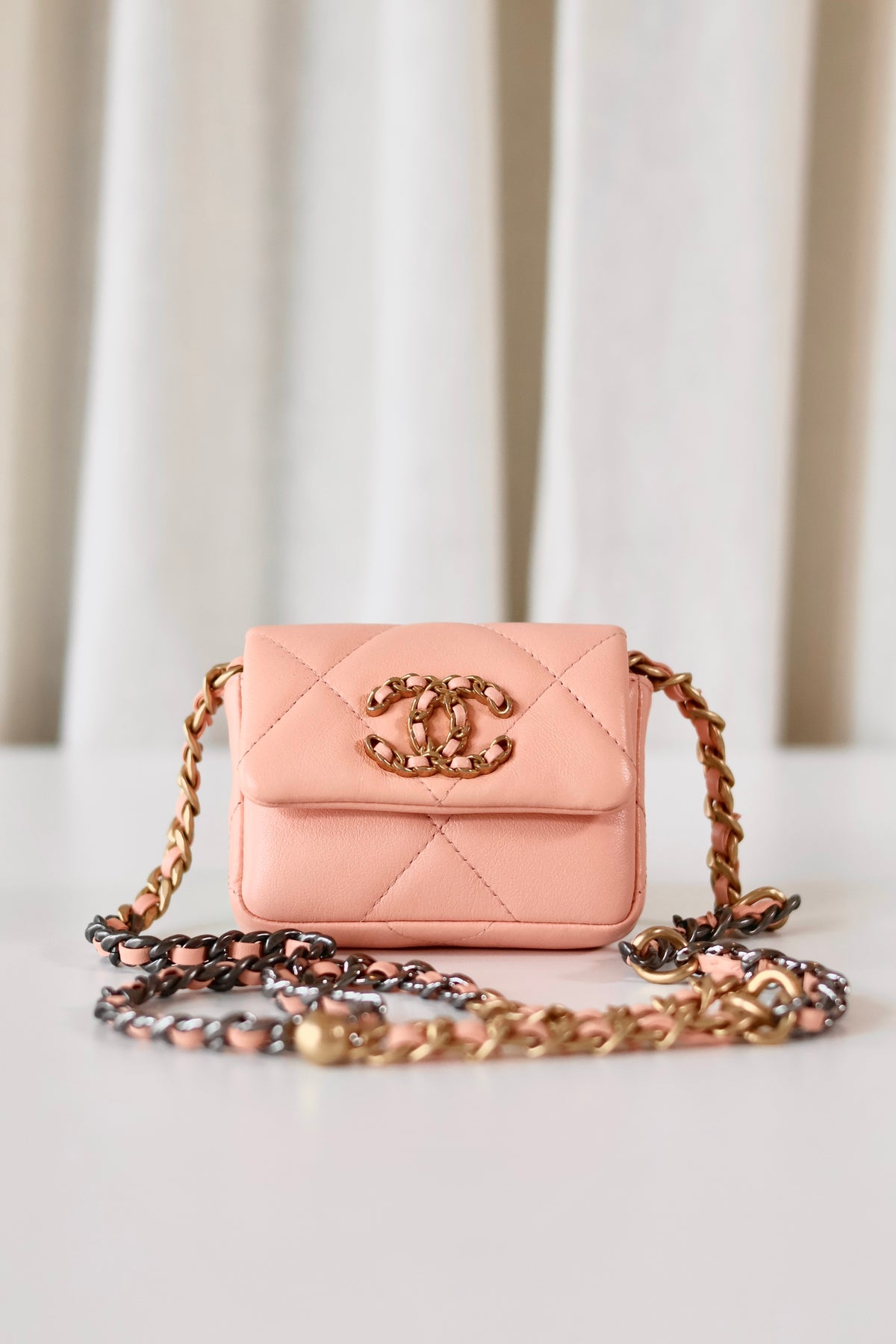 Chanel 19 waistbag