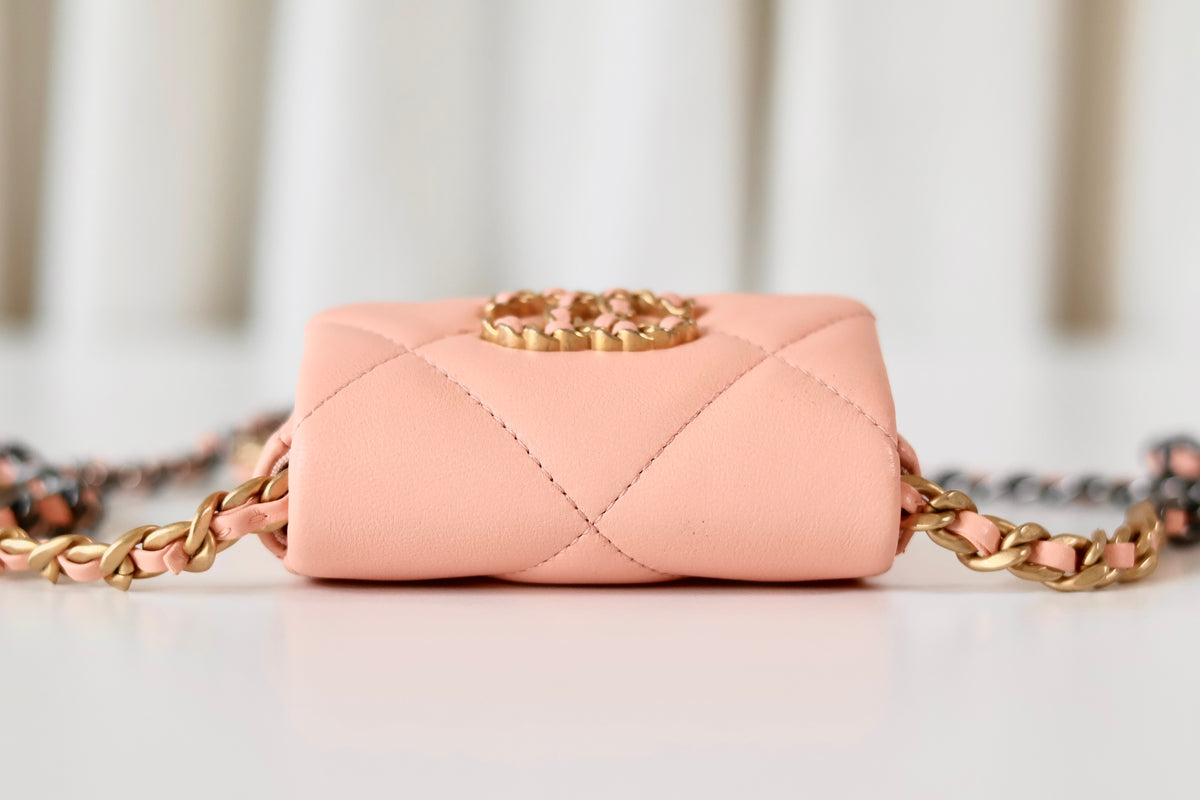Chanel 19 waistbag