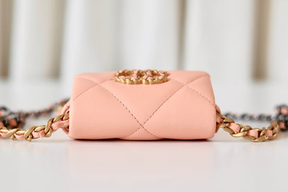 Chanel 19 waistbag