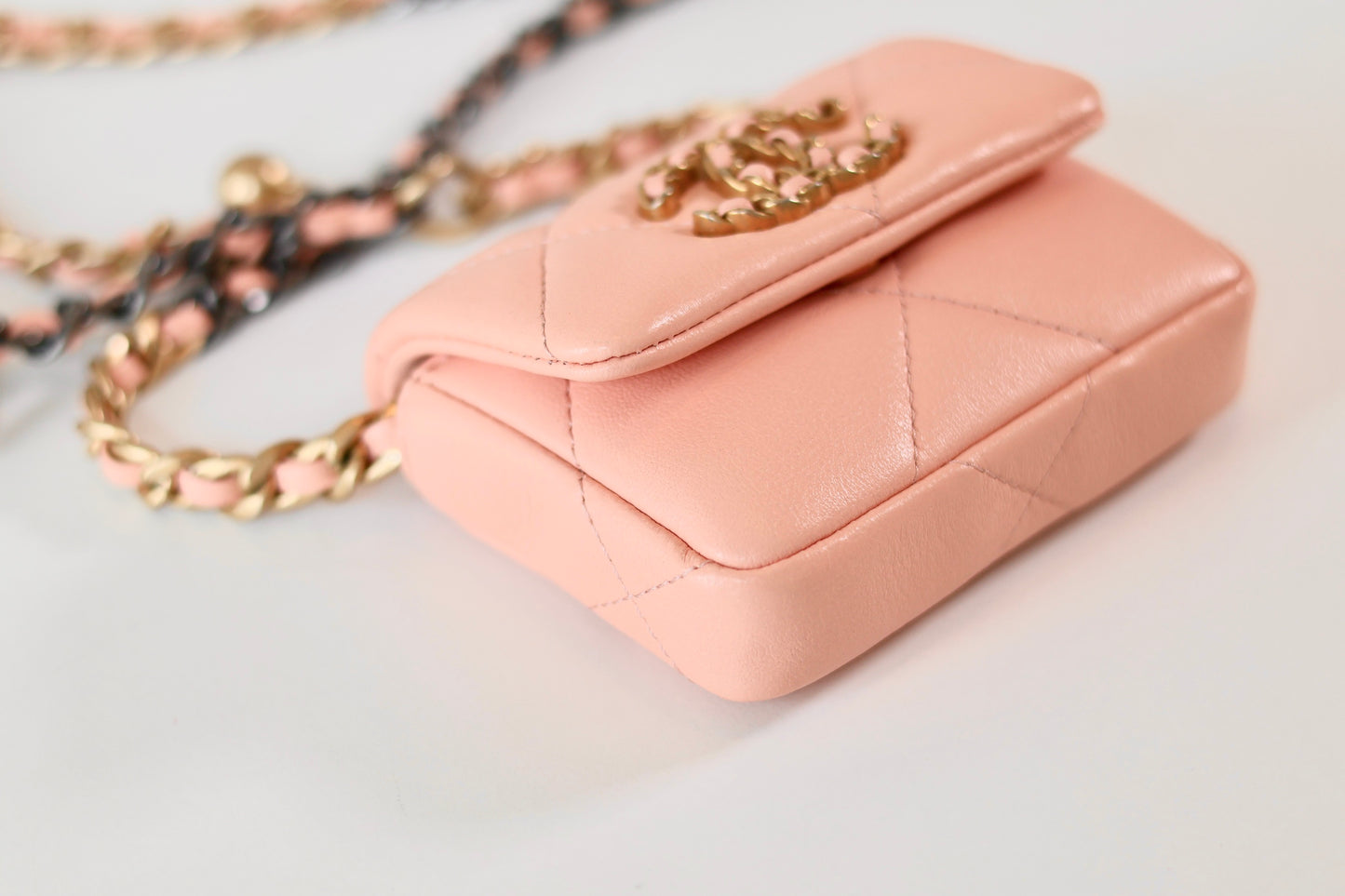 Chanel 19 waistbag