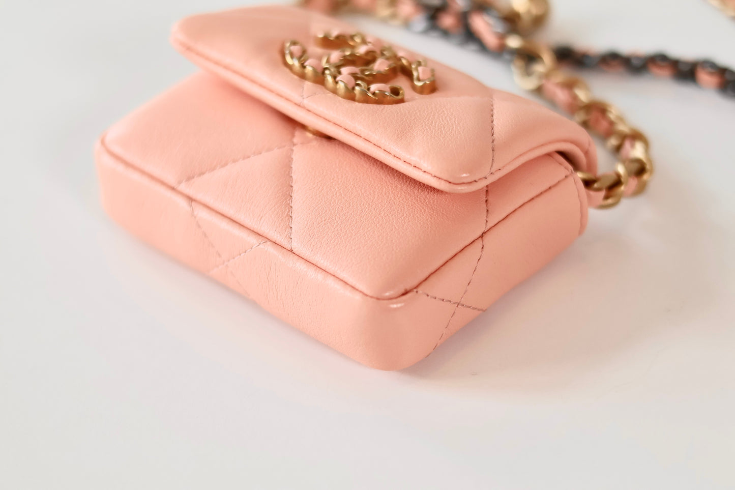 Chanel 19 waistbag