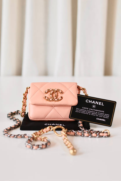 Chanel 19 waistbag