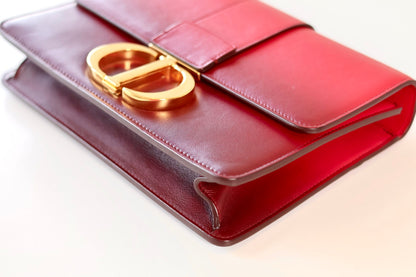 Dior Montaigne 30 red