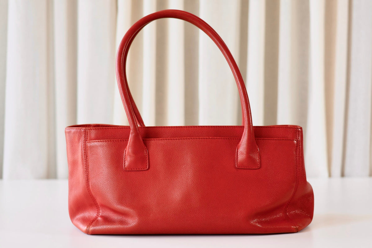 Chanel executive tote bag small