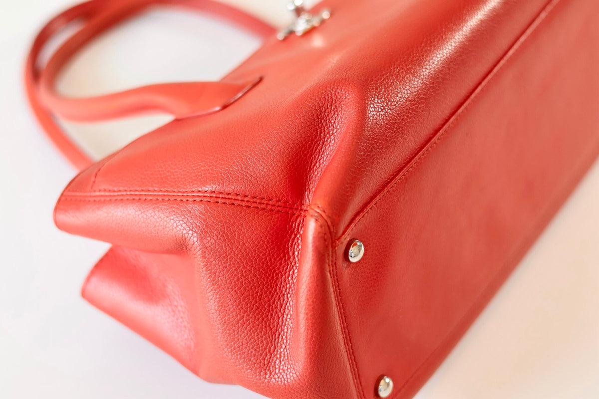 Chanel executive tote bag small