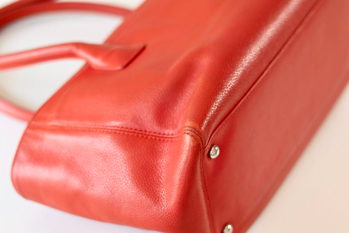 Chanel executive tote bag small