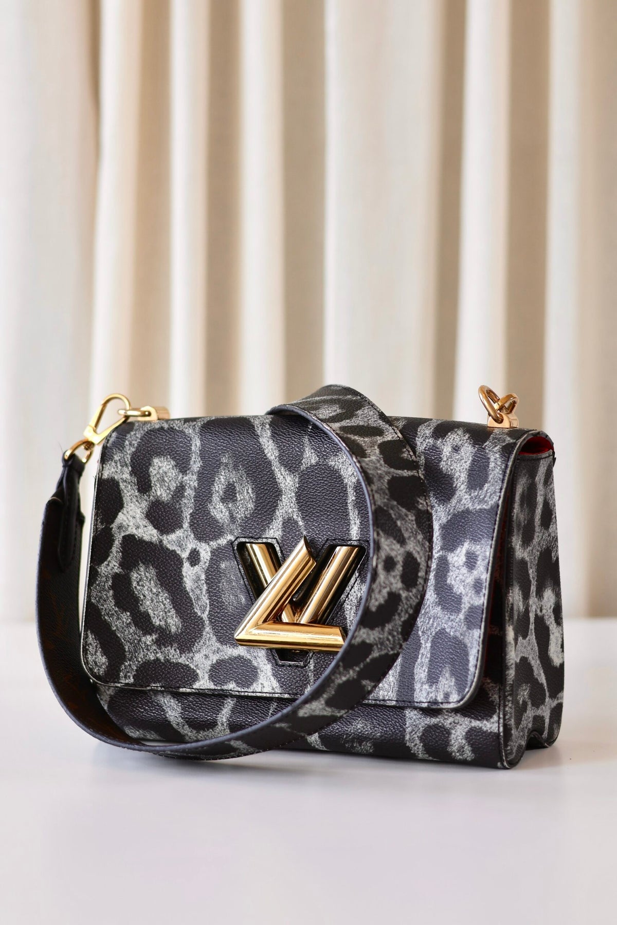 Louis Vuitton Twist leopard