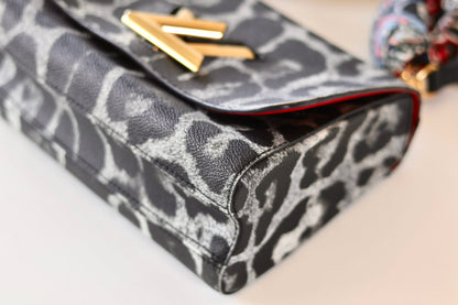 Louis Vuitton Twist leopard