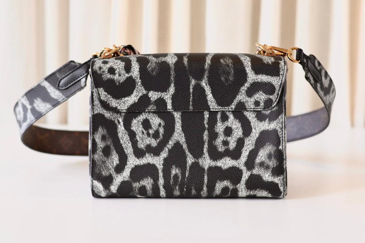 Louis Vuitton Twist leopard