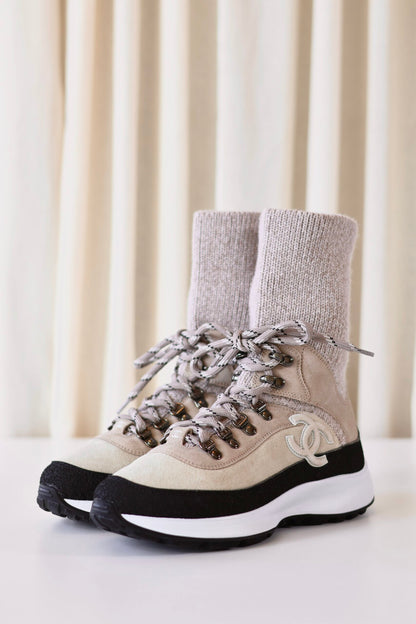 Chanel CC sneakers beige