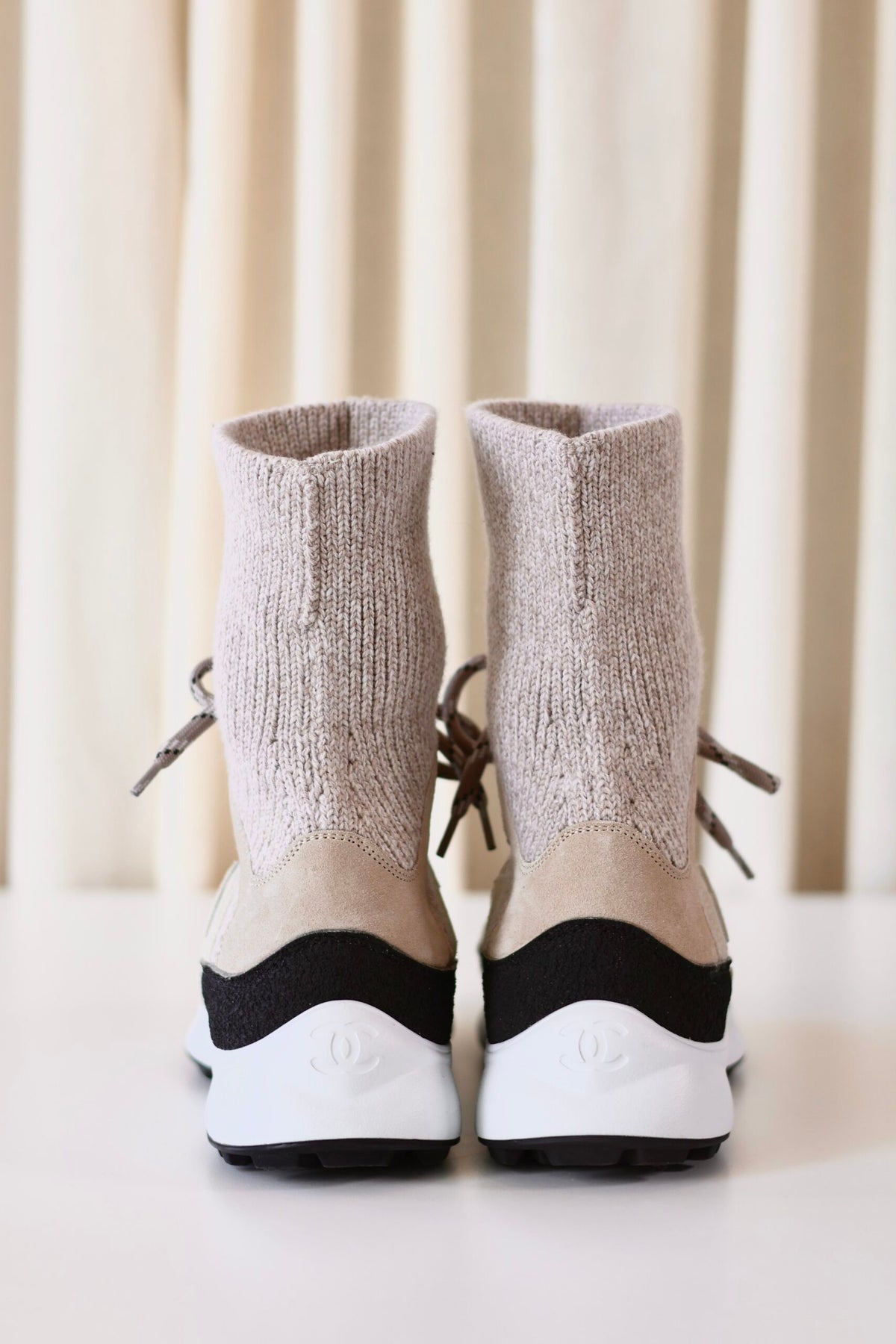 Chanel CC sneakers beige