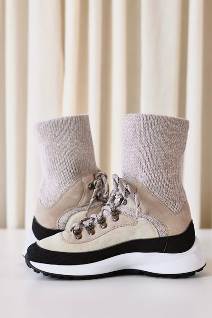 Chanel CC sneakers beige