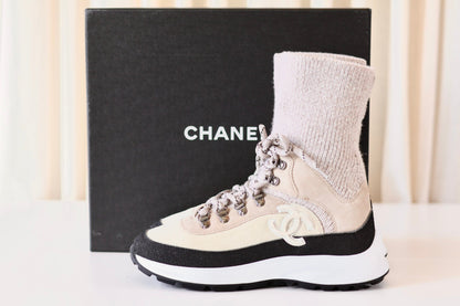 Chanel CC sneakers beige