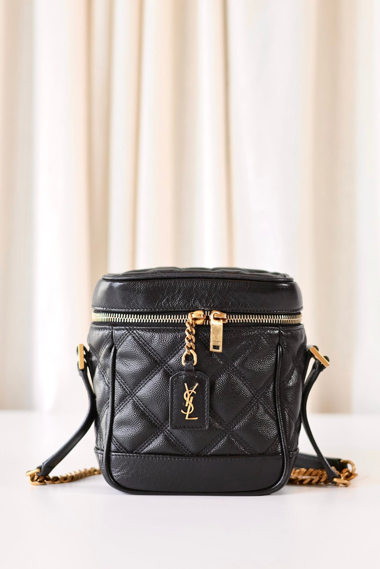 Saint Laurent Vanity black