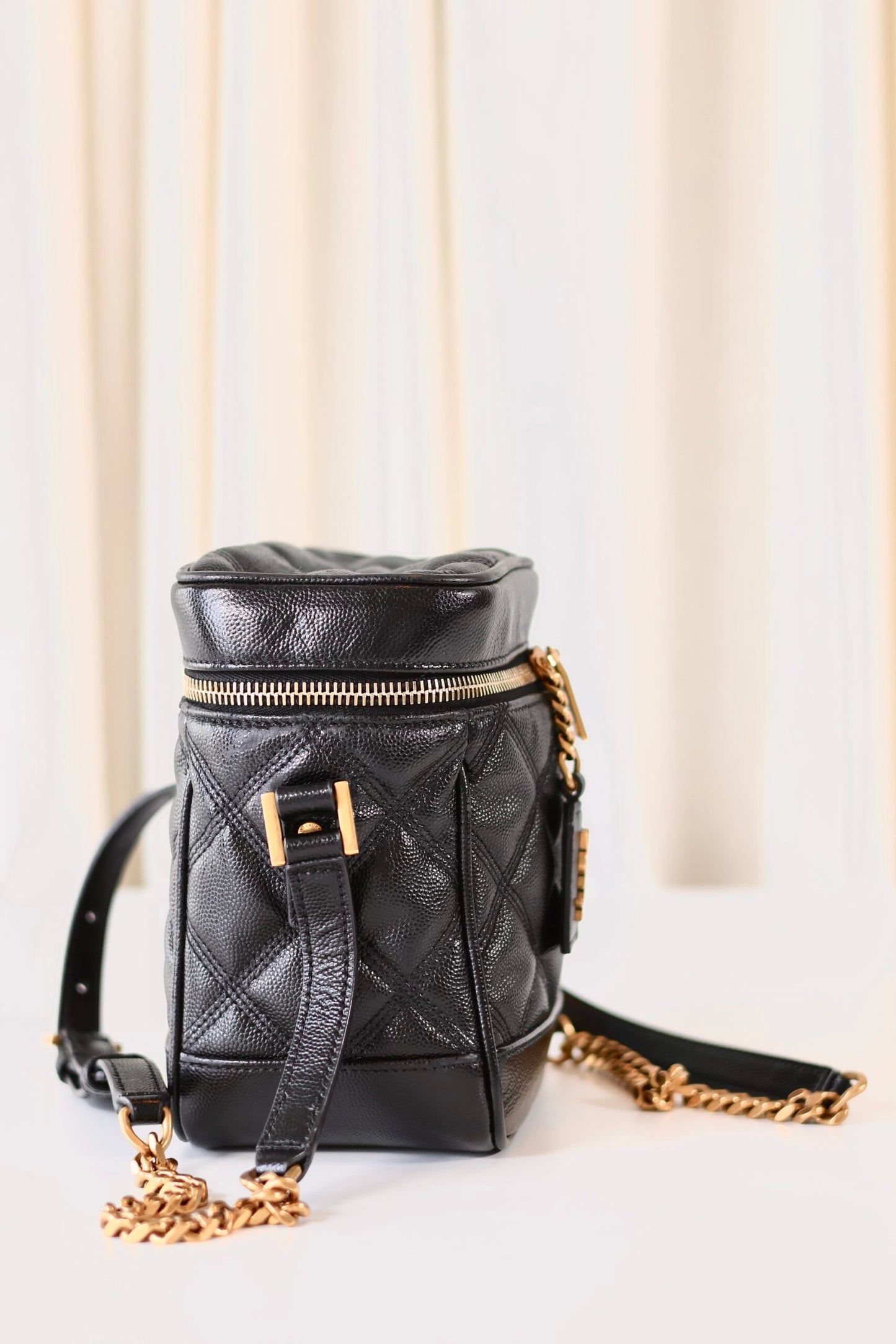 Saint Laurent Vanity black