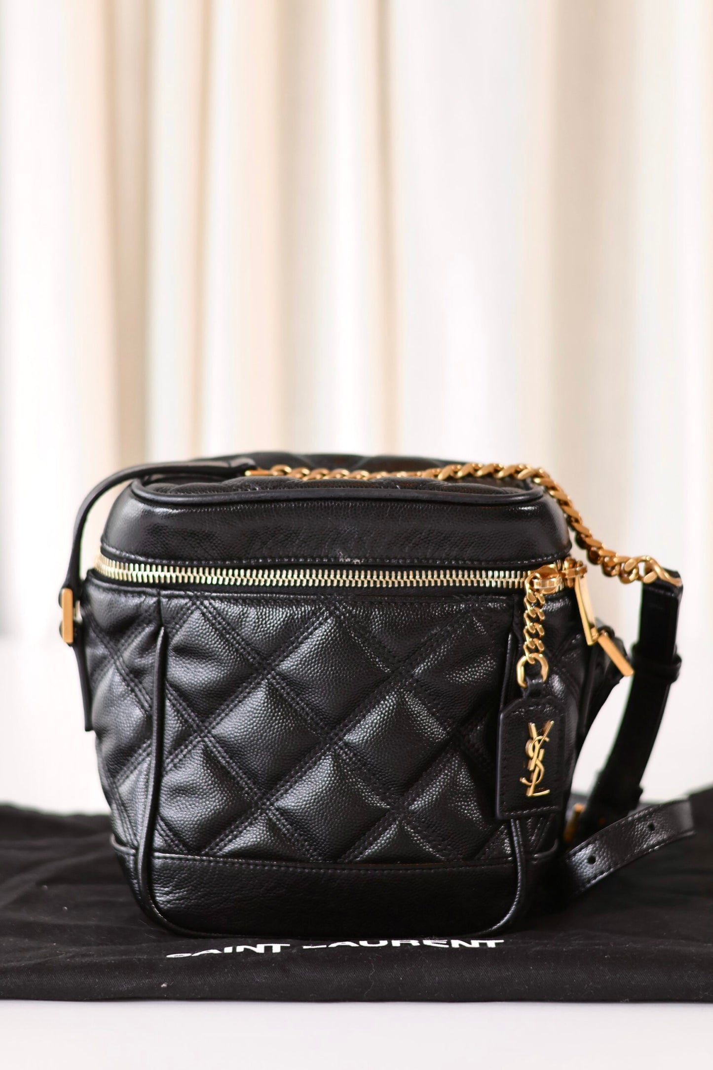Saint Laurent Vanity black
