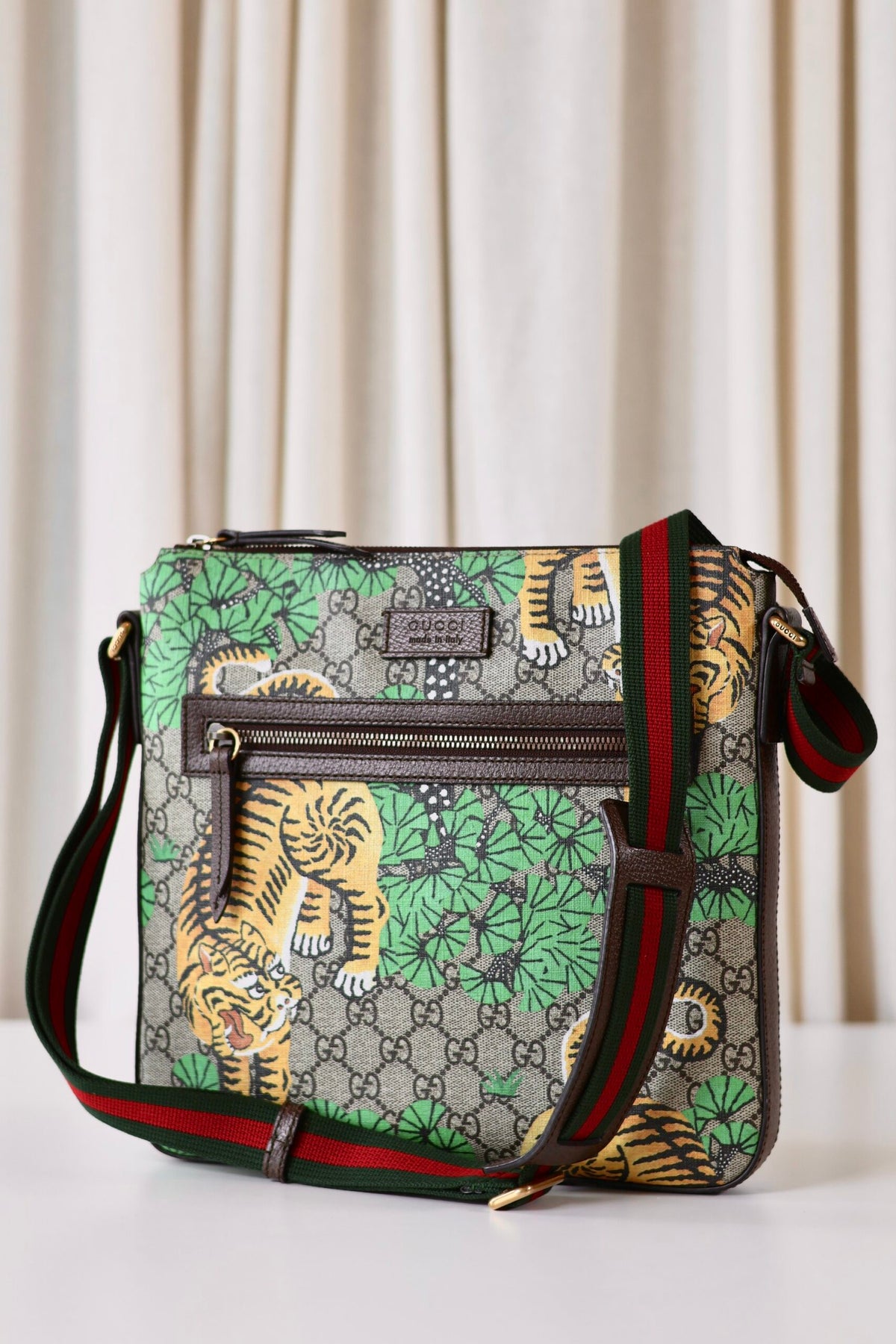 Gucci messanger bag
