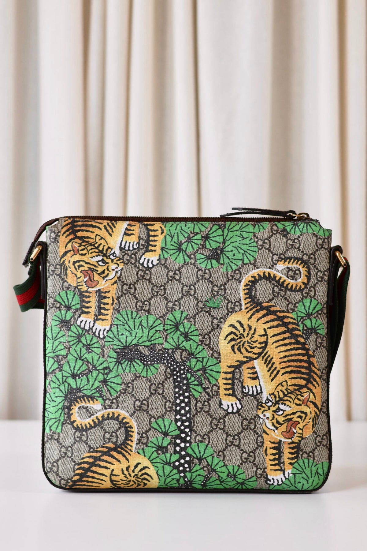 Gucci messanger bag