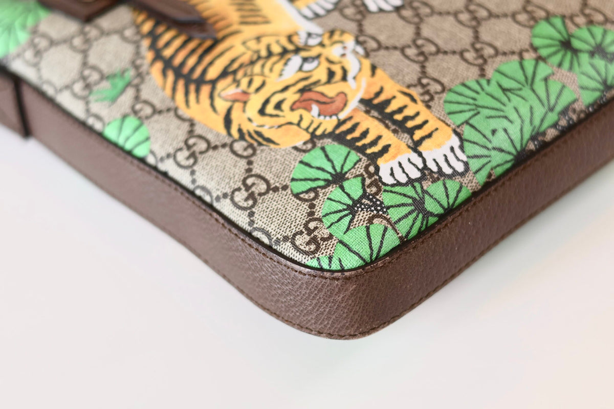 Gucci messanger bag
