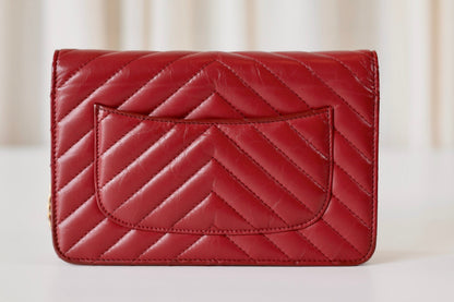 Chanel Reissue wallet on chain