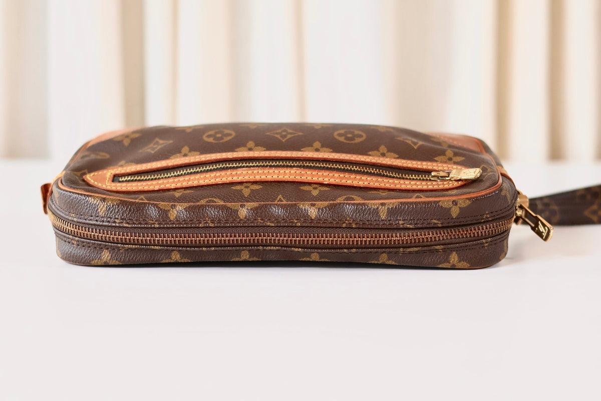 Louis Vuitton Clutch monogram