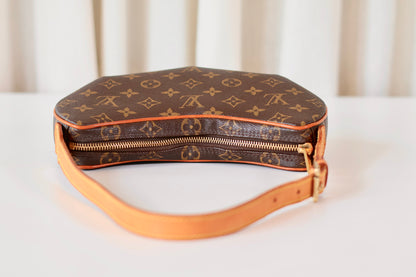 Louis Vuitton Croissant PM