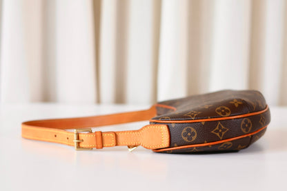 Louis Vuitton Croissant PM